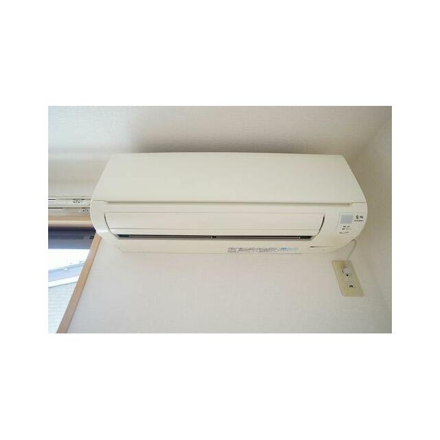 洋室（５．９帖）　エアコンの設置がございます