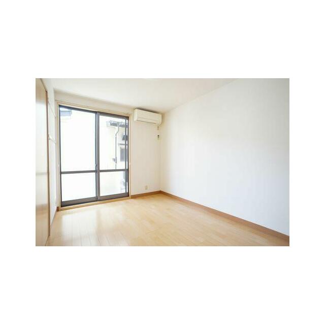 洋室（５．９帖）　エアコンの設置がございます