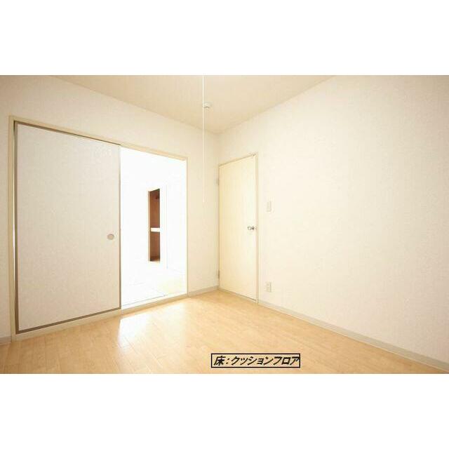 【北側洋室】こちらのお部屋は、荷物置き場にされたり、書斎にされている方が多いです！！あなたは、どん…