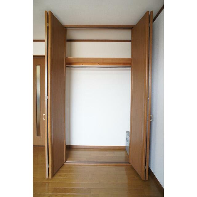 収納はクローゼット仕様なので、整理整頓はかどります☆