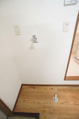 室内洗濯機置場♪雨でも安心してお洗濯できます！