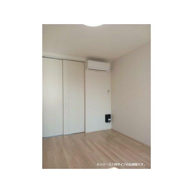 こちらの居間で趣味の時間をお楽しみください