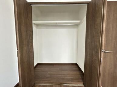 約7帖の洋室　収納部分