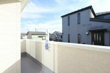 南向きのバルコニーは陽当り良好