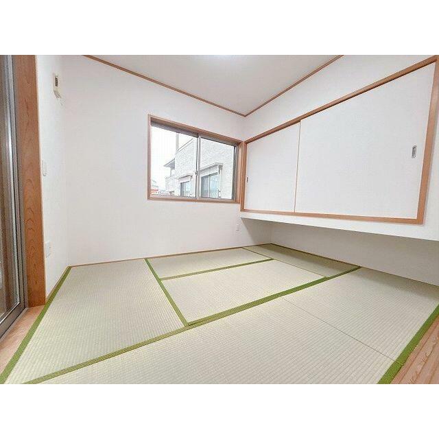 「和室」約６帖のお部屋です。