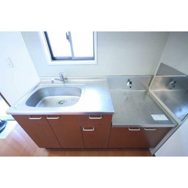 ※退室前、もしくはリフォーム中の為、同物件同タイプ（反転）の他のお部屋の写真を掲載いたします。設備…