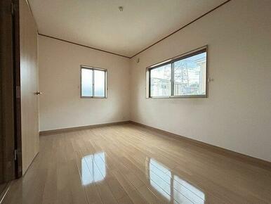 洋室　約６帖
