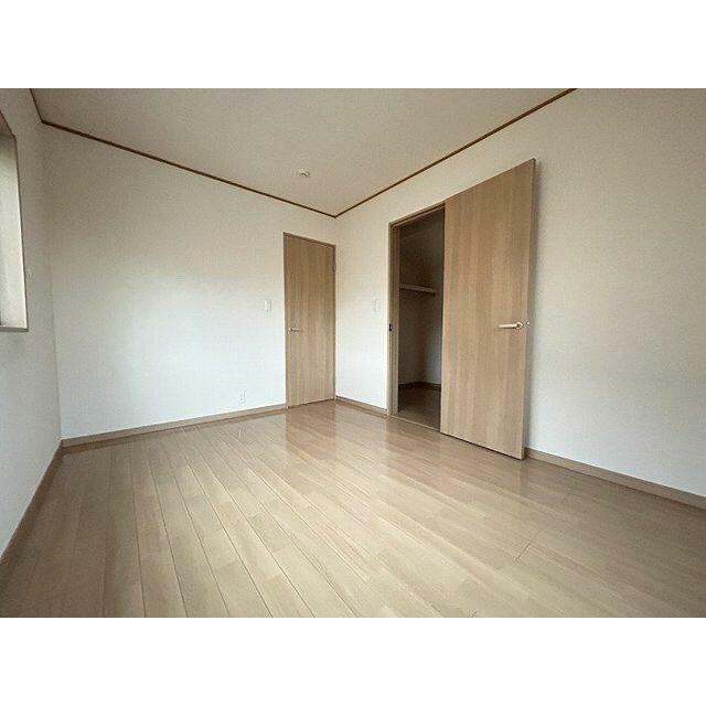 洋室　約６帖　別アングル