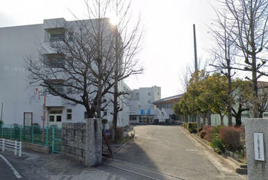 葦原中学校