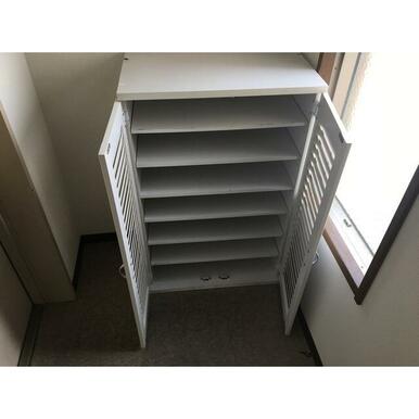 シューズボックス