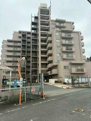 落ち着いた雰囲気の外観です