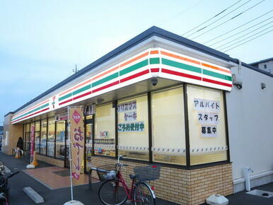 セブンイレブン越谷間久里団地前店