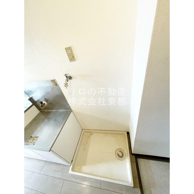 水漏れの心配がない防水パン付きの洗濯機置き場です