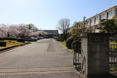 春日井市立中部中学校