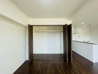 リビングクローゼット