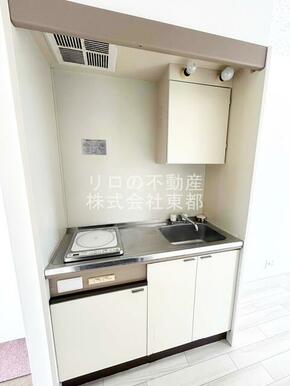 上下に収納あり！使い勝手の良いキッチンです！！