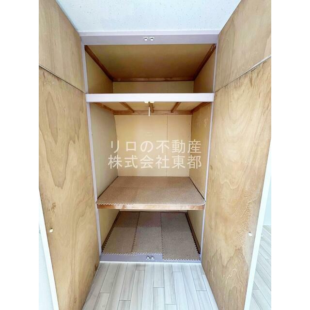 間口・奥行もある収納なのでカラーボックス等でアレンジ可能☆