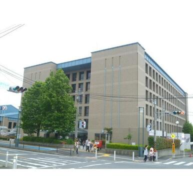 座間市役所