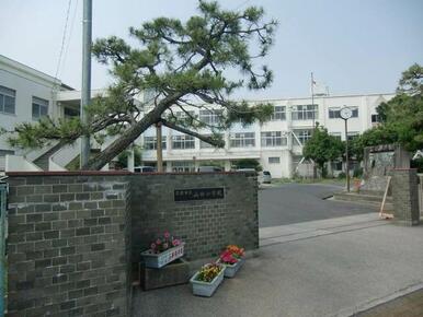 山田小学校