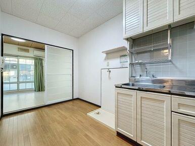 ※同建物ほかのお部屋の写真です。