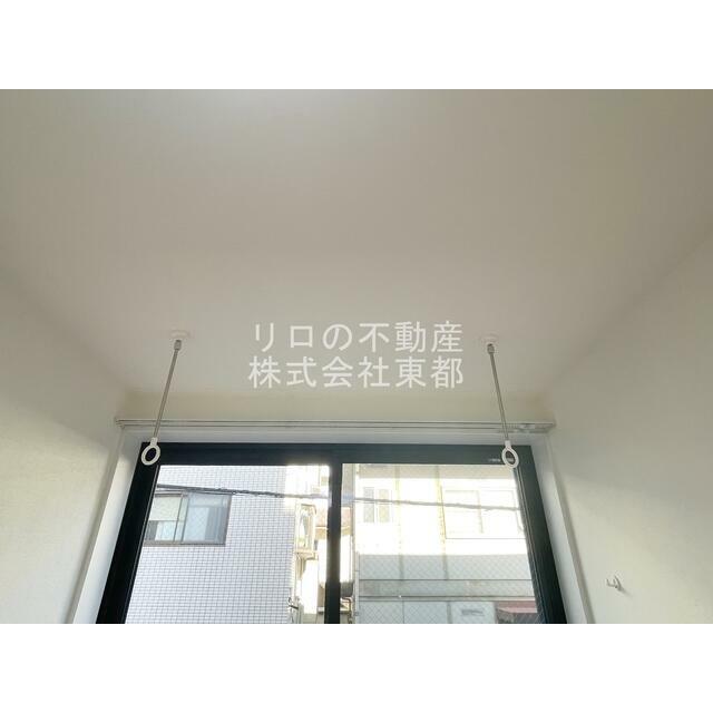 365日いつでも洗濯物が干せる室内物干し用金具付♪