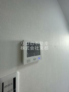 訪問者が一目で分かるＴＶモニタ付インターホンです！