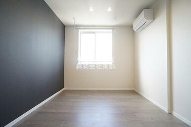 おしゃれなアクセントクロス仕様☆キレイな室内を演出！！