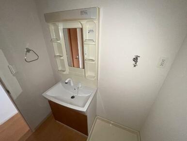 洗髪洗面化粧台