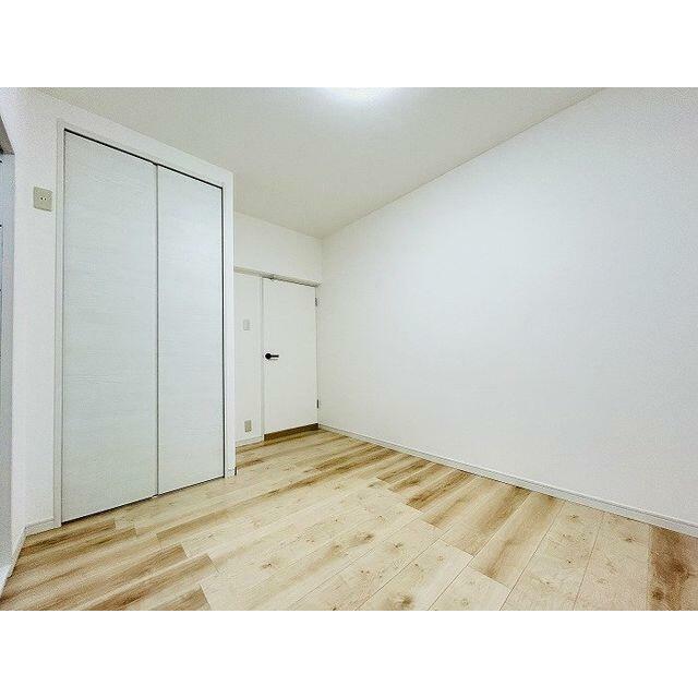 洋室約５．５帖３
