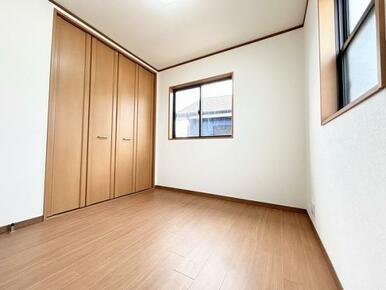 洋室4.3帖　別角度