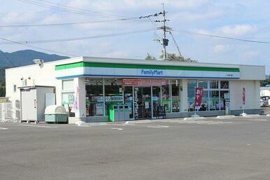 ファミリーマート 伊万里二里店