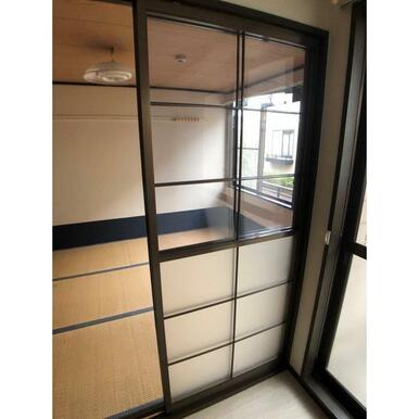 洋室と和室の引き戸