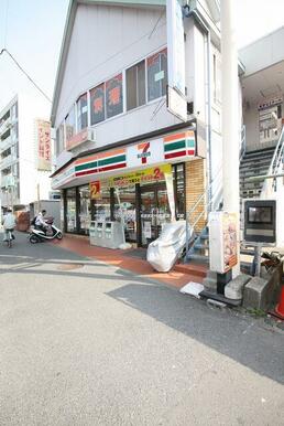 セブンイレブン横浜中山駅南口店