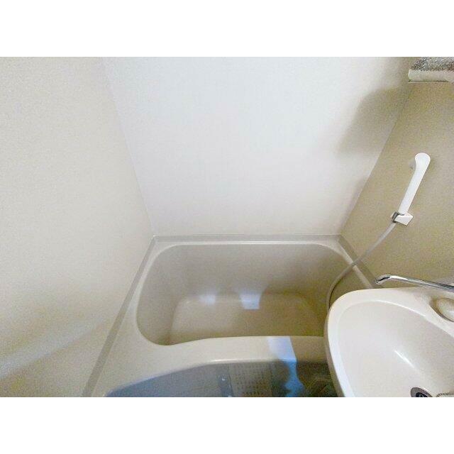 ※同建物ほかのお部屋の写真です。