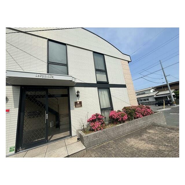 実際と異なる場合がございます。