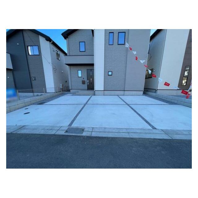 カースペース2台！並列駐車もできます♪