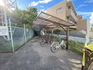 敷地内駐輪場もございます