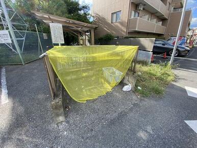 ドルフ専用のごみ置場です