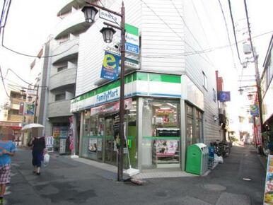 ファミリーマート　新宿中井駅前店