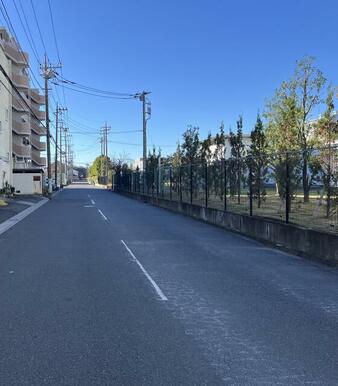 マンション前面道路