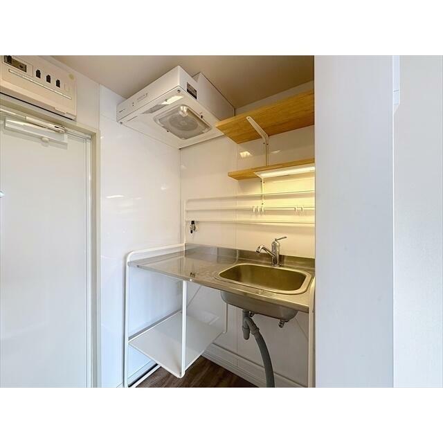 キッチンの上に棚も用意されています