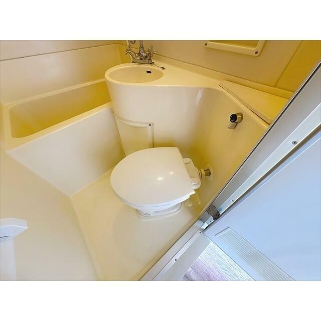 清潔感のあるトイレです