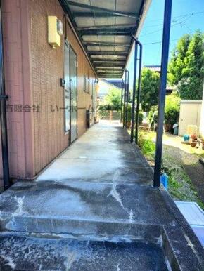 一階の廊下です