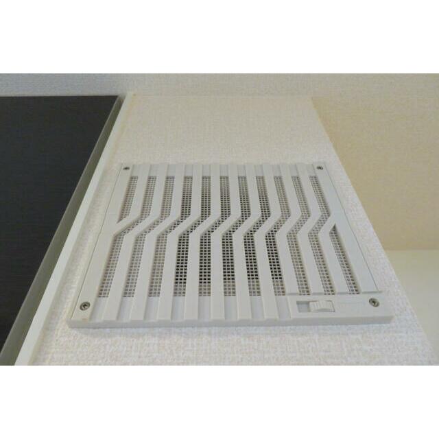 キッチン横の廊下に通気口有