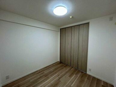 「北側洋室」約４．５帖のお部屋です。