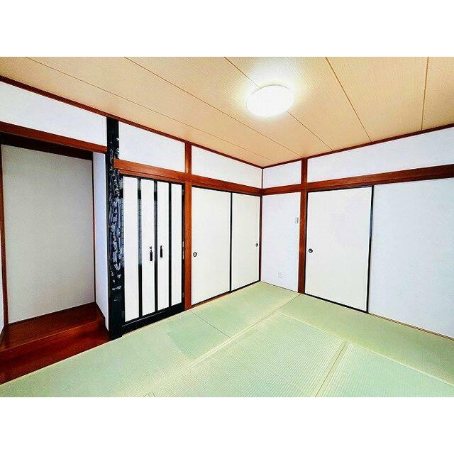「和室」別の角度からのお写真です。