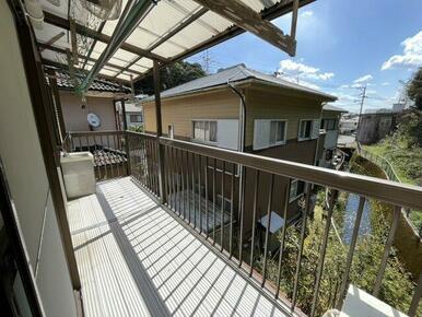 日当たりの良いバルコニー