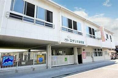 ファミリーマート松山中村3丁目店　372ｍ　徒歩5分