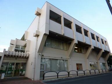 府中市立西府図書館