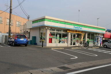 ファミリーマート小山白鴎大学前店